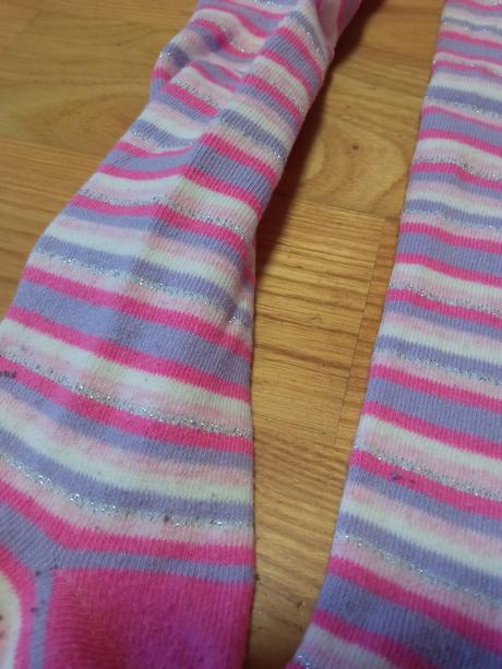 Dvoje punčocháče, 98