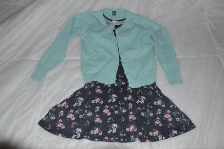 146 květinové šaty a svetřík, zara,146