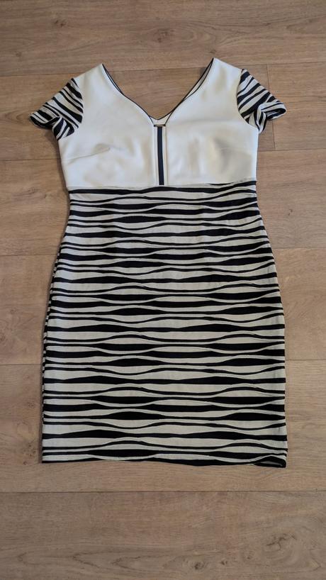 T512  krásné společenské šaty trynite vel. 44, 44