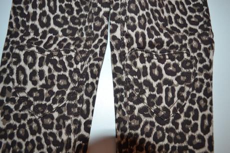 Nové kalhoty s visačkou, kik,98