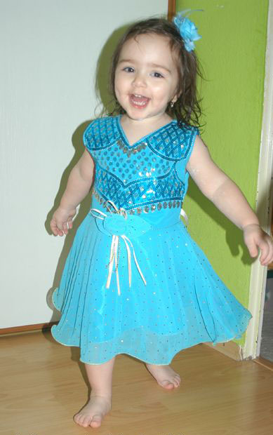 Modré šaty víla, tanečnice...,