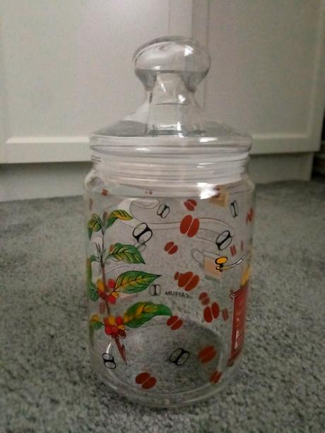 Dvě skleněné dózy,