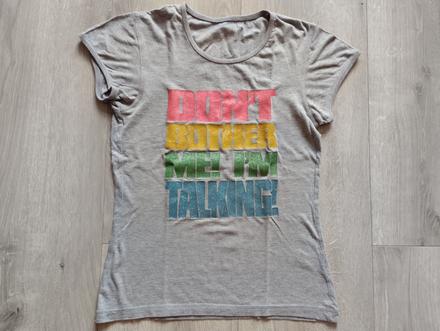 Tričko s třpytivým nápisem, 152