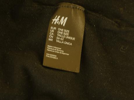 Cerna cepice bavlnena s bilym napisem blues, h&m