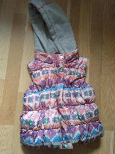 Pestrobarevná vesta, next,104