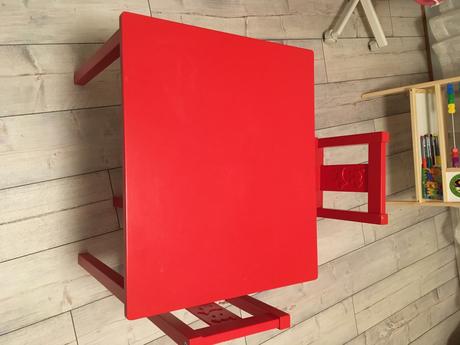 Stoleček se dvěma židlemi ikea, 