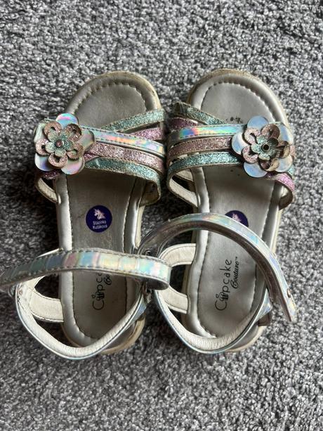2x sandály, 1x tenisky, 1x crocsy vel. 27, cupcake,27