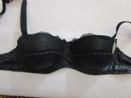 Pěkná maskáčová podprsenka vel. 85c, vyztužená, kik,85c