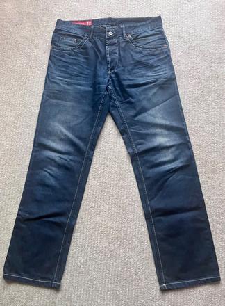 Džíny, l