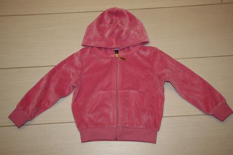 Sametová mikinka, 92