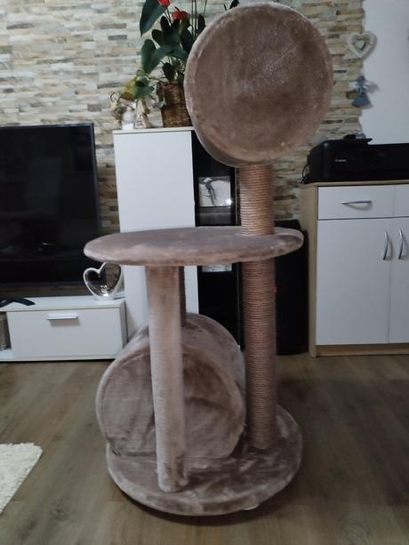 Růžové kočičí škrabadlo a odpočívadlo zánovní,