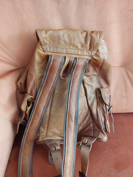 Hnědý kožený batoh - měkká kůže - 34x22x12 cm, 