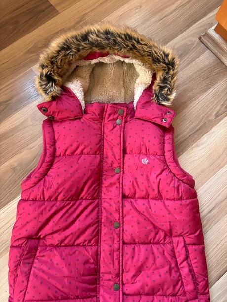 Zateplená vesta s kožíškem, 152