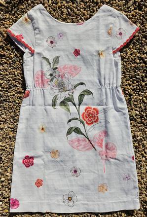 N63	dívčí luxusní plátěné šaty květy vel. 152, zara,152