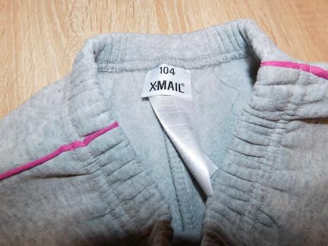 Dívčí tepláky, 104