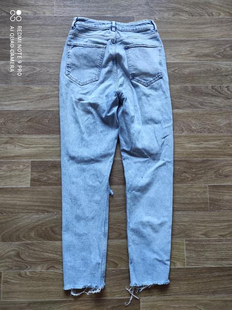 Trhané džíny, 170