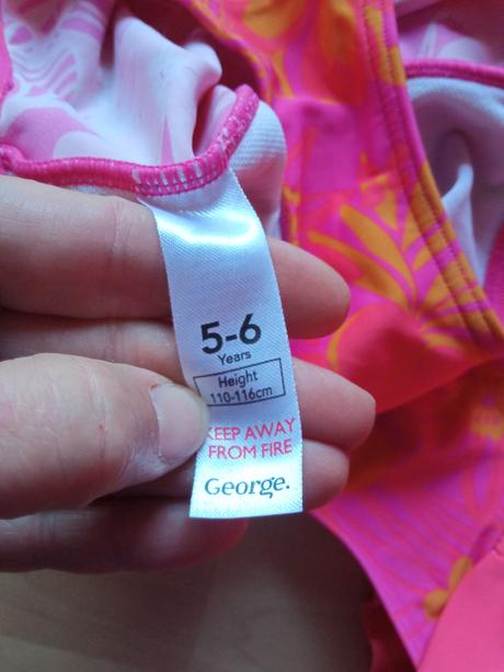 Plavky s tričkem, 104–116