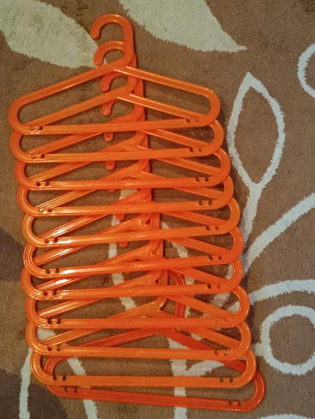 11x dětské ramínko ikea oranžové,