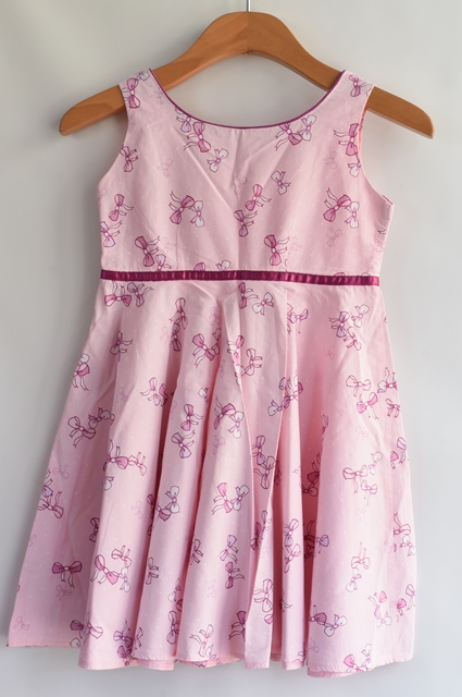 Šaty vel. 3 - 4 roky, 104