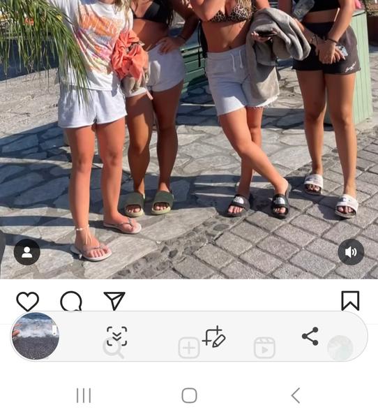 Jaký typ postavy dívek preferujete? Fotka 1 nebo 2?