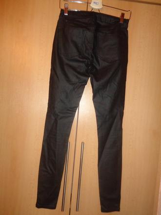 Černé potahované elastické skinny, s