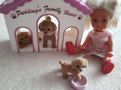 Pejskové, štěňátka s boudou a panenkou, 