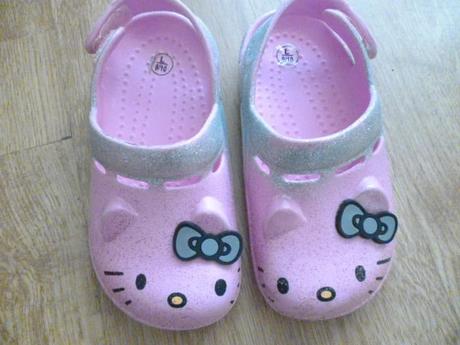 Třpytivé pantofle hello kitty vel. 26-27, 26