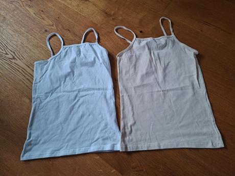 2x tílko č.134/140, 134