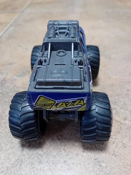 Auto 4x4 se zvukem, dickie toys, 