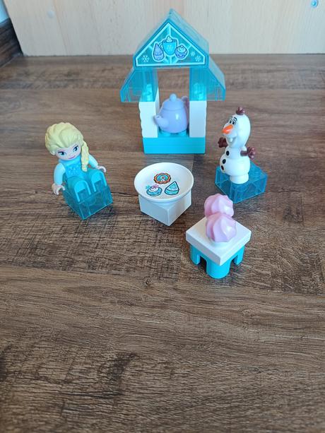 Lego duplo odpolední čaj u elzy a olafa,