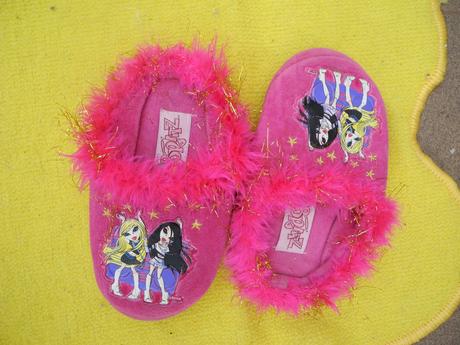 Papučky bratz, <17