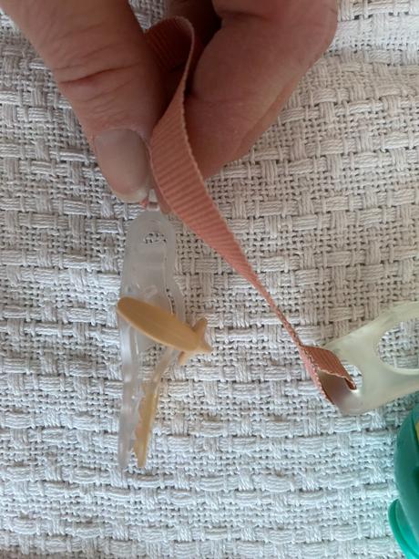 Klip/stužka a krabička na dudlík, chicco