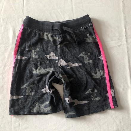 Vel. 116 maskované tenké šortky s tkanicí, 116