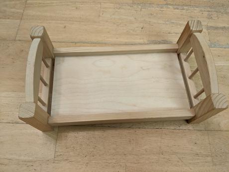 Dřevěná postýlka pro panenky, 