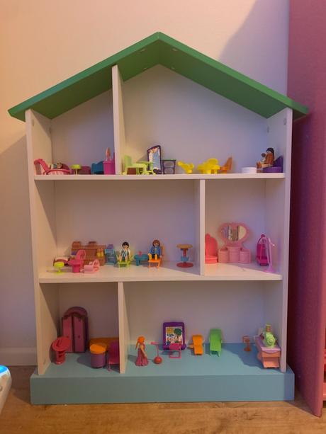 Drevená polička - domček, 