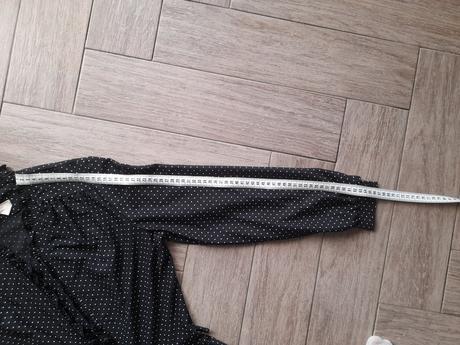 Lehká černá peplum halenka s bílým puntíkem vel. s, s