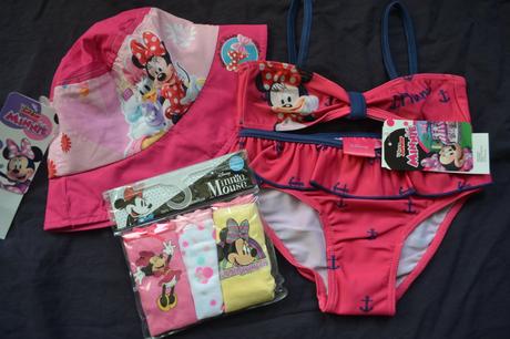 Letní set v.110, plavky ,klobouk,3x kalhotky, disney,110