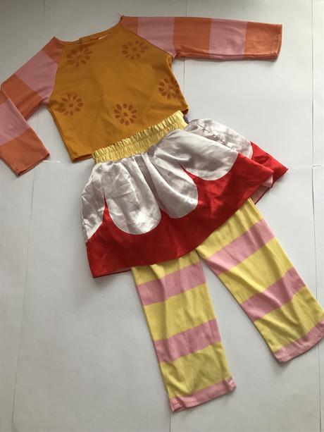 K6/ kostým vel.cca 4/5 let ,