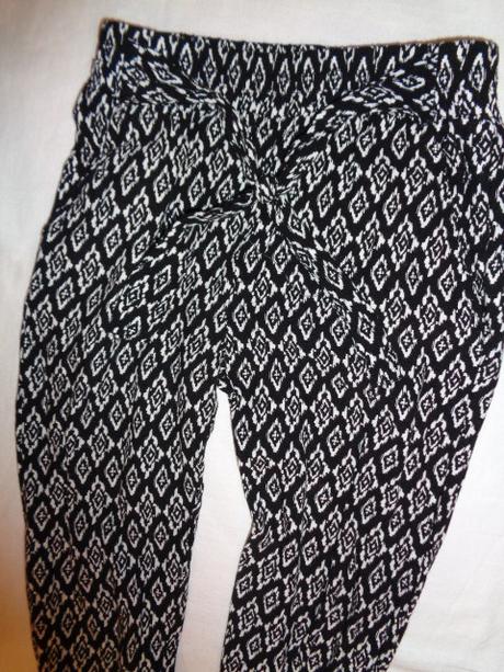 Nádherné vzdušné černobílé letní kalhoty, young dimension,98