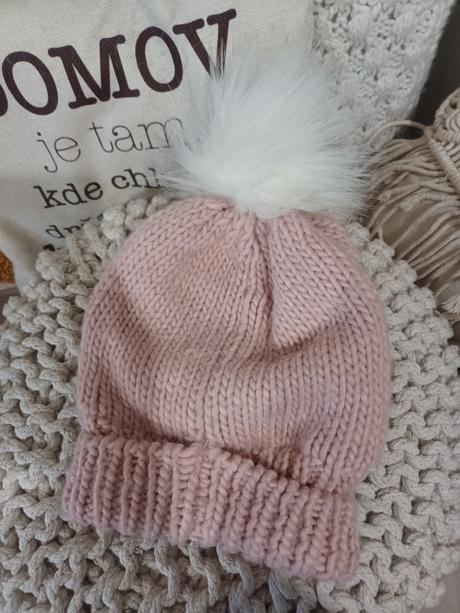 Starorůžová čepice s flitry kulich, takko