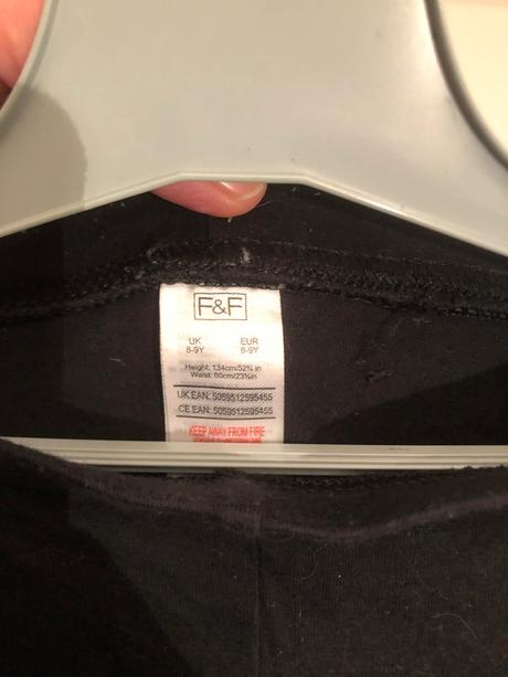 Černé kratší legíny, 128