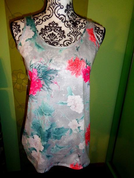 Luxusní letní květovaný top, atmosphere,40