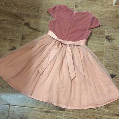 Slavnostní šaty s hodně bohatou tylovou sukní, john lewis,128