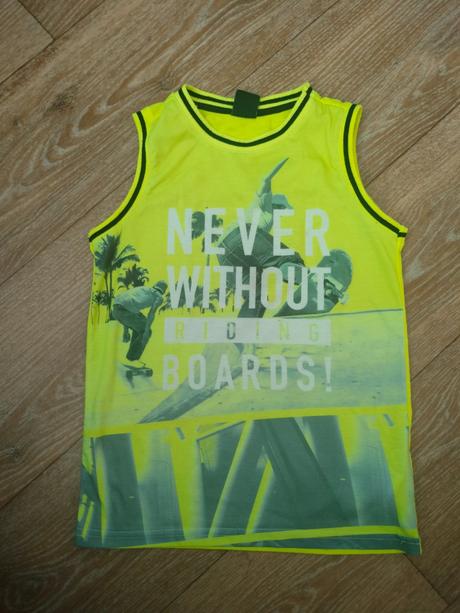 Tílko velikost 134, 134