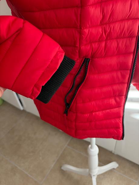 Navahoo s cervena bunda prosivana, s