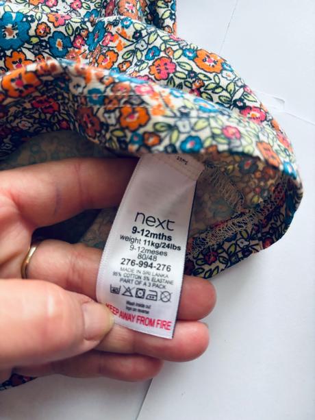 Nádherné triko s květy zn. next - v. 9/12 měsíců, next,80