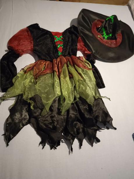 Kostým pro holčičku čarodějnice, 