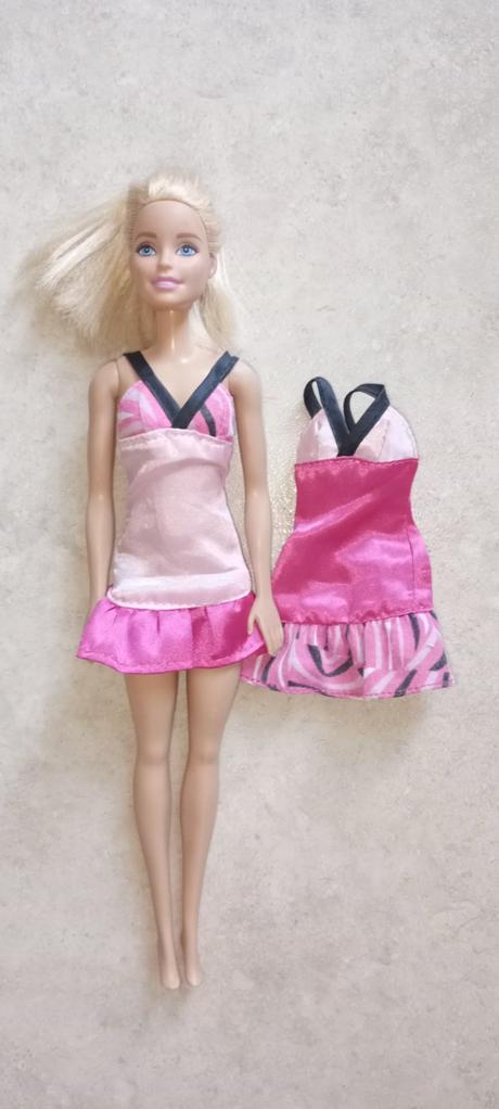 Panenka barbie s doplňky,