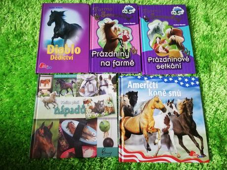 Sada knih o koních,