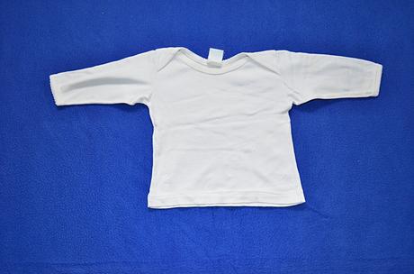 Kojenecká košilka, 56